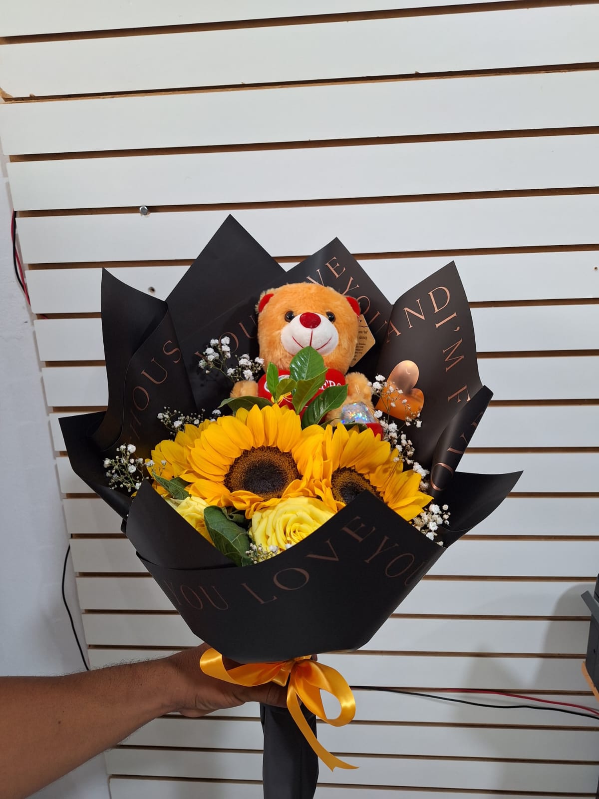 Ramo de Girasoles y rosas NATURALES